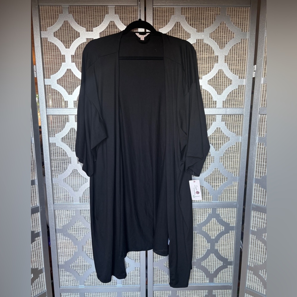 NWT Secret Treasures Black Women's Cape